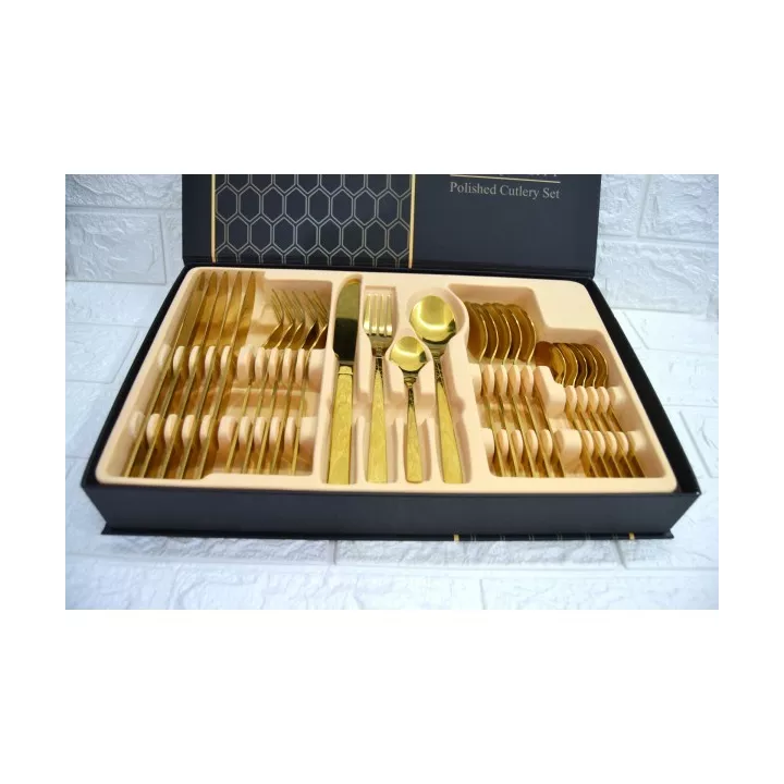 ENSEMBLE DE 24 COUVERTS DE TABLE EN INOX DORÉ