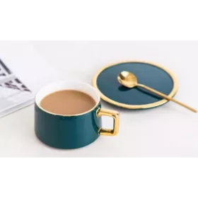 TASSE EN CÉRAMIQUE AVEC SOUCOUPE ET CUILLÈRE COULEURS